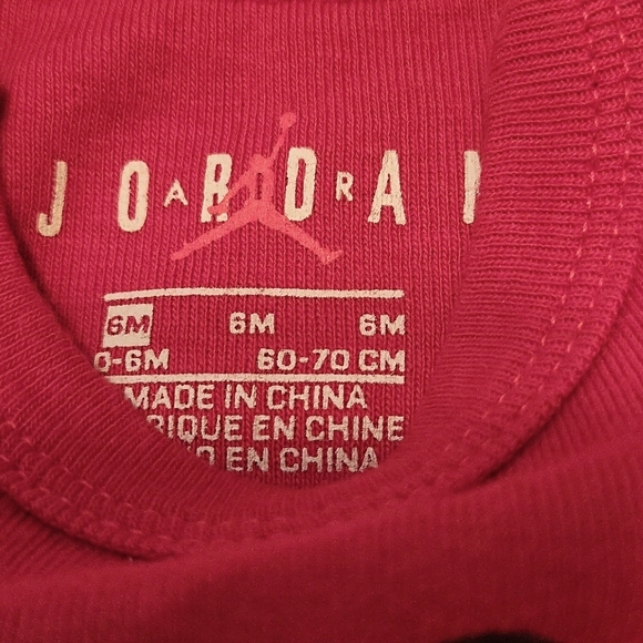 Set of two Air Jordan short sleeved onesies/bodysuits - Picture 4 of 5